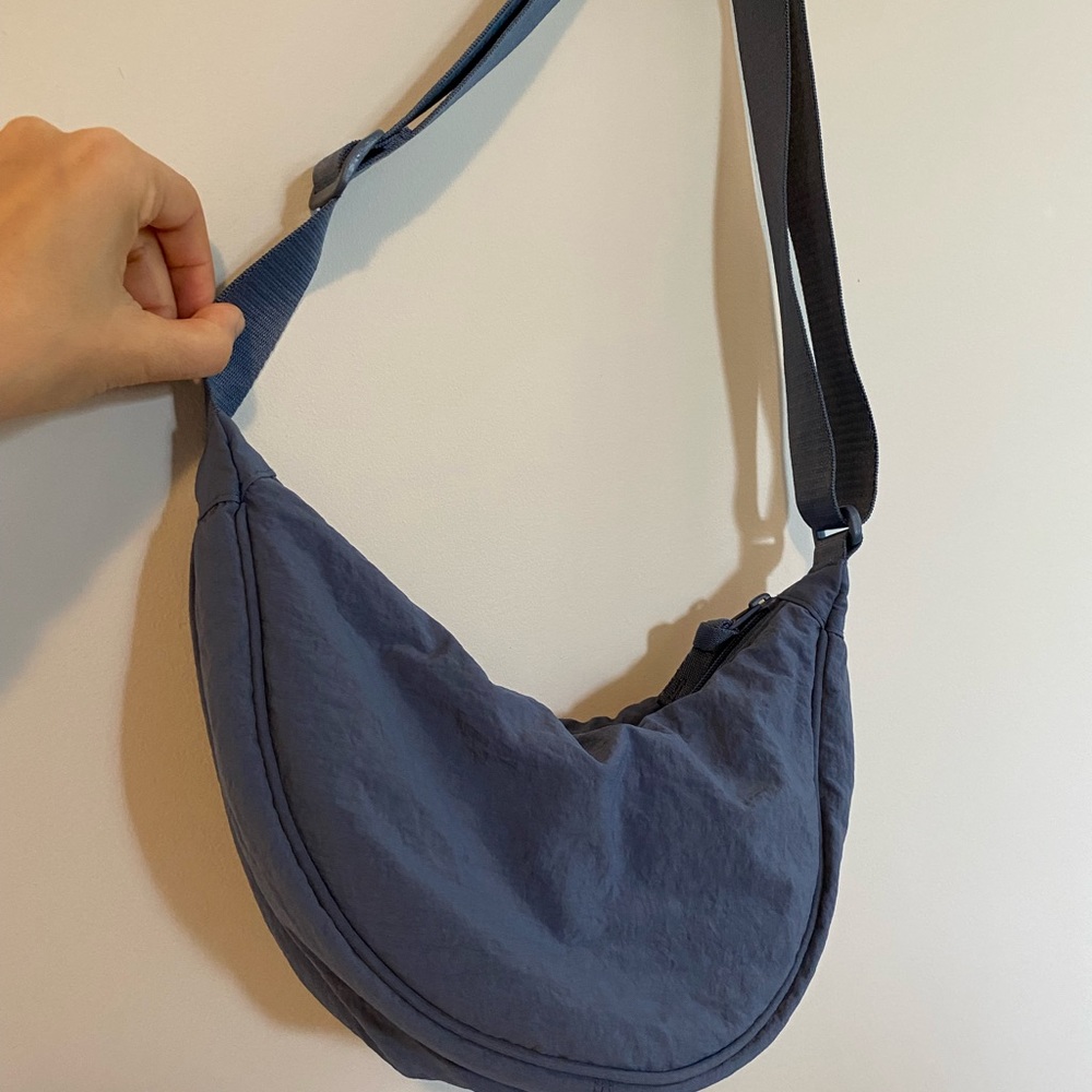 Uniqlo blue crescent bag